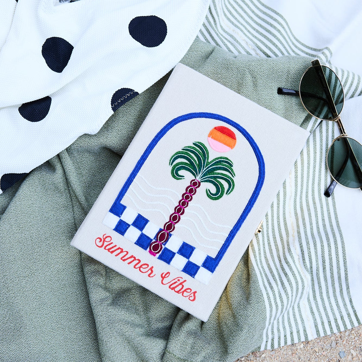 Summer Vibes (Mlle Mouns - Strapped)