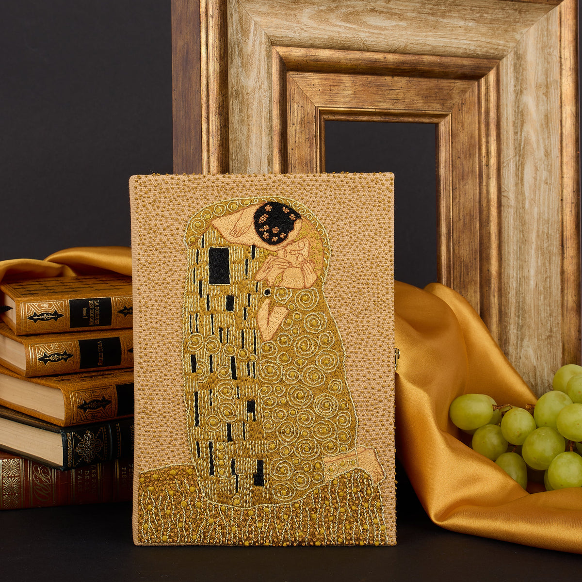 The Kiss (Gold)